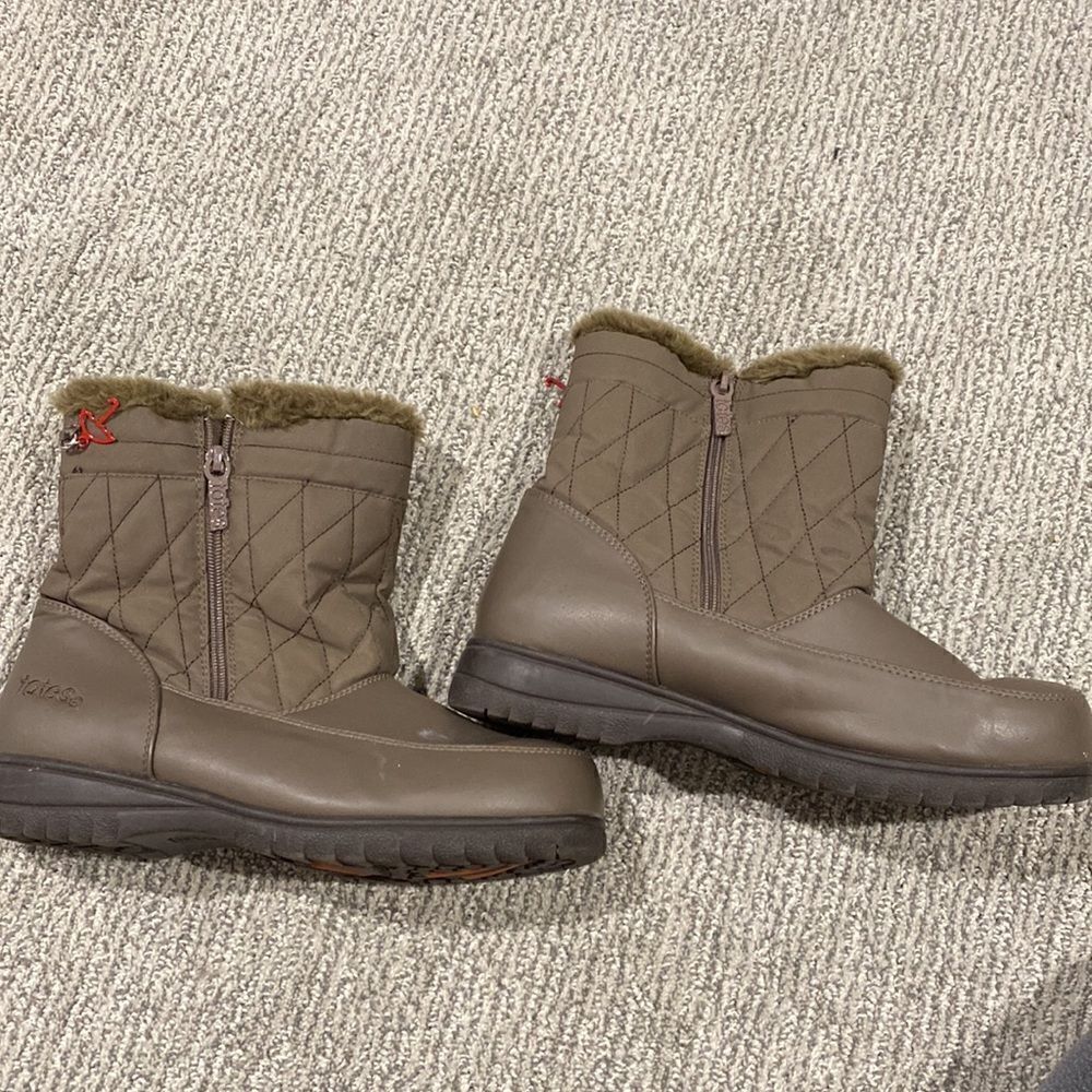 Totes boots - Picture 2 of 4